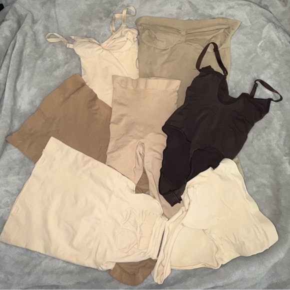 SKIMS Scultping Shapewear (Various Styles & Sizes) - Picture 9 of 9